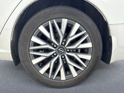 Used 2023 Nissan Altima 2.5 SV w/ SV Premium Package FWD image 27