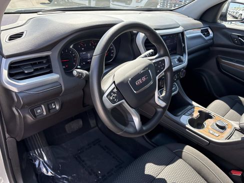 Certified 2023 GMC Acadia SLE w/ Driver Convenience Package image 16