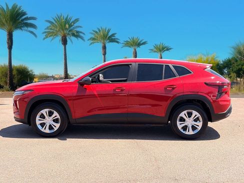 Used 2026 Chevrolet Trax LS FWD image 2