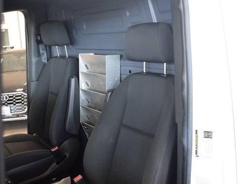 Used 2019 Mercedes-Benz Sprinter 2500 image 34