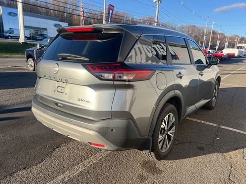 Used 2022 Nissan Rogue SV w/ SV Premium Package image 4