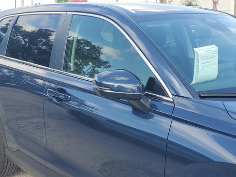Used 2025 Honda CR-V LX image 3
