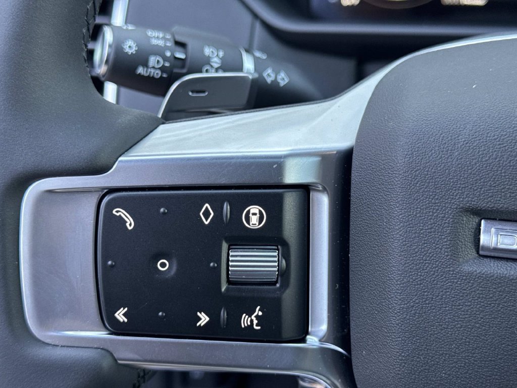 New 2026 Land Rover Discovery S AWD/4WD image 32