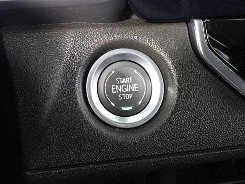 Used 2024 Chevrolet Colorado Trail Boss w/ Technology Package AWD/4WD image 25