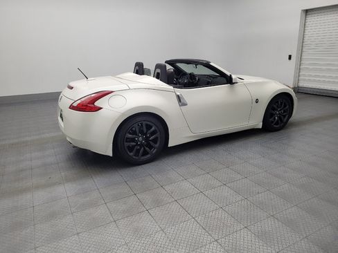 Used 2017 Nissan 370Z Roadster image 10