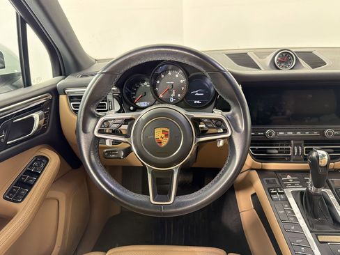 Certified 2020 Porsche Macan image 21