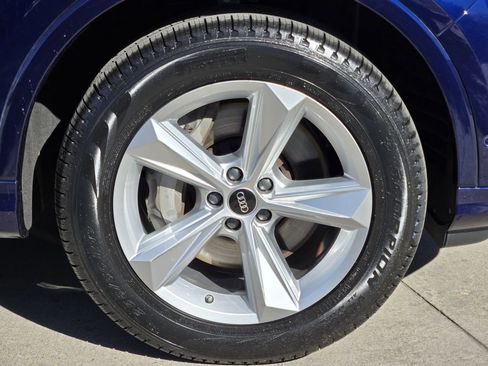 Certified 2023 Audi Q7 2.0T Premium w/ Convenience Package image 14