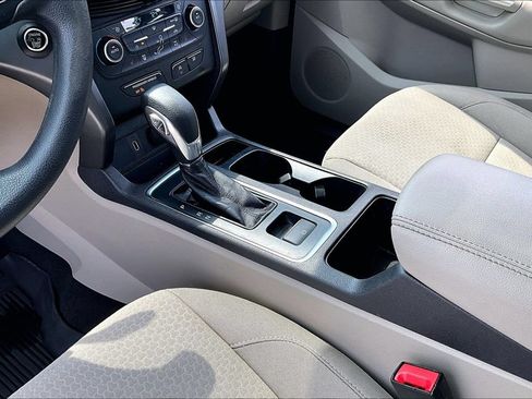 Used 2019 Ford Escape SE FWD image 18