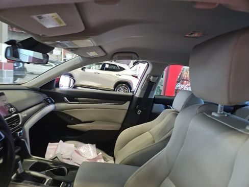 Used 2018 Honda Accord LX image 17