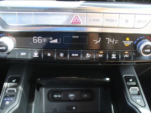 Used 2022 Kia Telluride SX w/ Towing Package FWD image 48