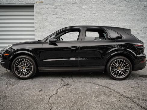 Used 2023 Porsche Cayenne AWD/4WD image 9