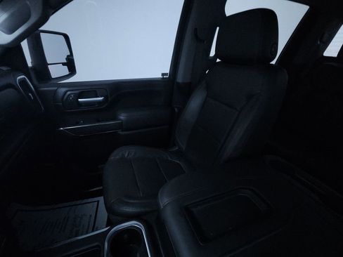 Used 2020 Chevrolet Silverado 2500 LTZ w/ LTZ Convenience Package image 19