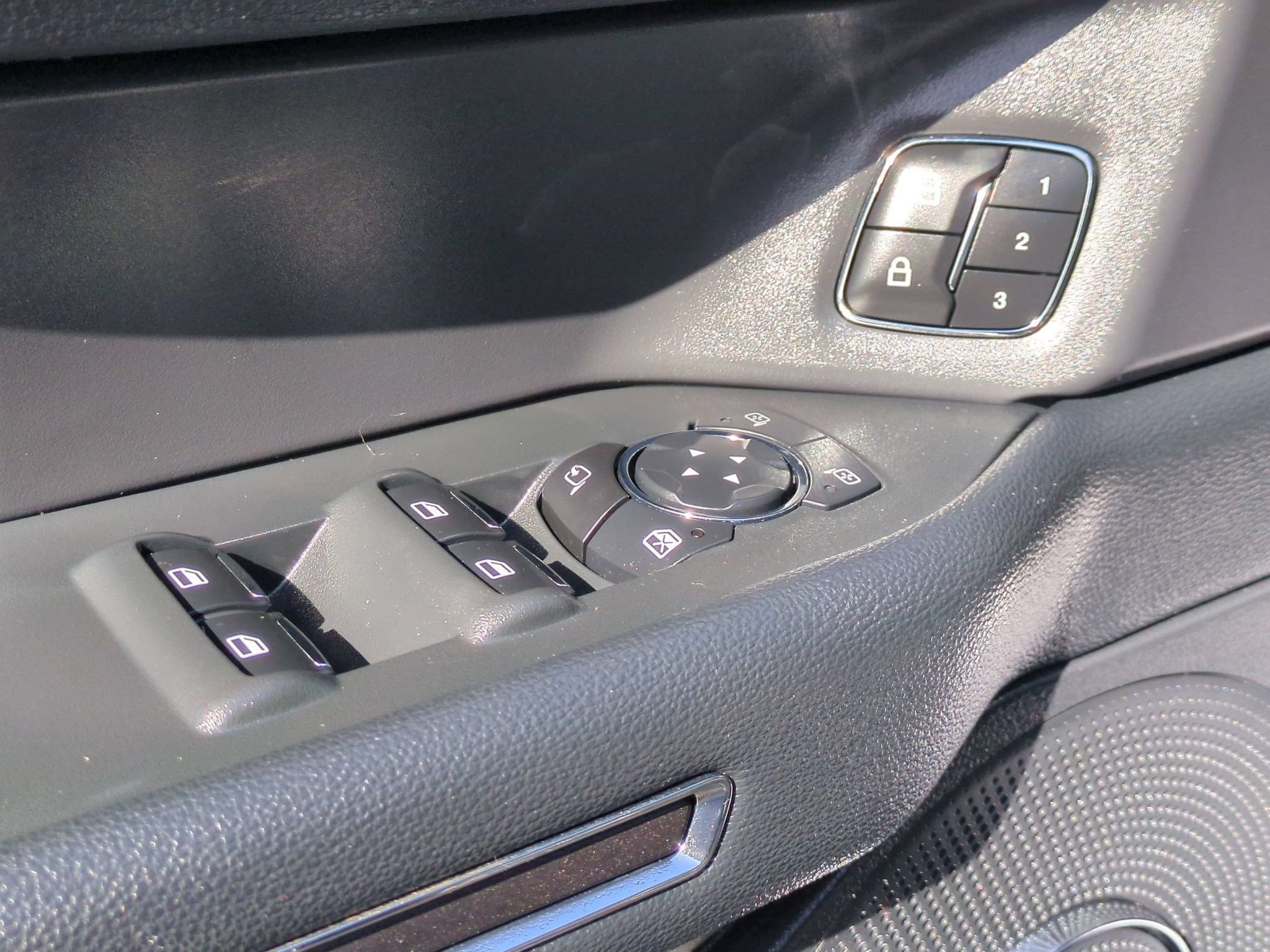 Used 2023 Ford Expedition Limited RWD image 12