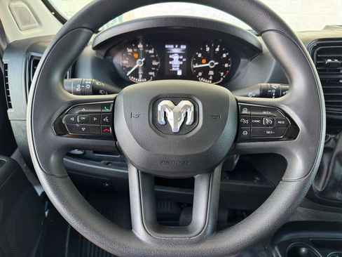 Used 2025 RAM ProMaster 2500 w/ Convenience Group FWD image 11