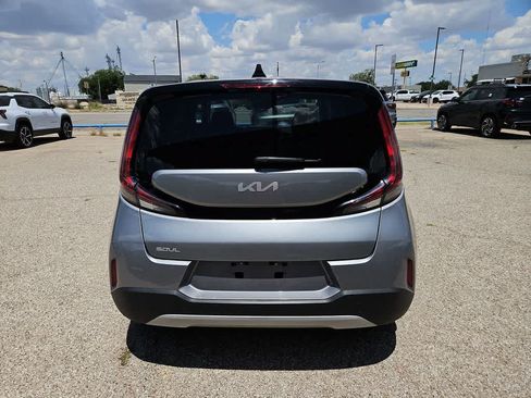 Used 2025 Kia Soul LX w/ LX Technology Package FWD image 7