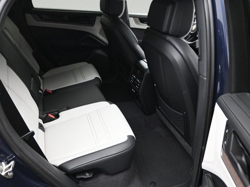 Certified 2026 Porsche Cayenne Coupe AWD/4WD image 9