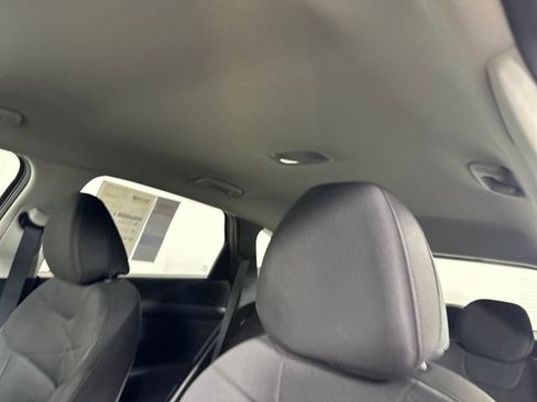 Used 2025 Hyundai Tucson SE image 12