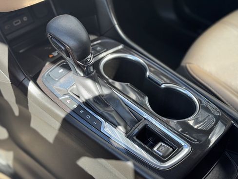 Used 2022 Chevrolet Equinox Premier image 16