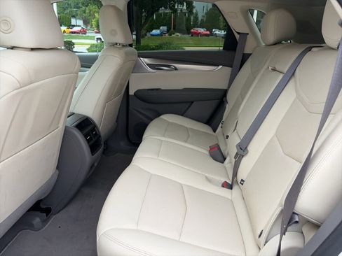 Used 2022 Cadillac XT5 Premium Luxury AWD/4WD image 9