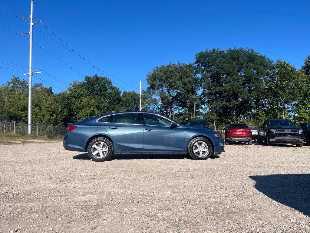 Used 2024 Chevrolet Malibu LS FWD image 5