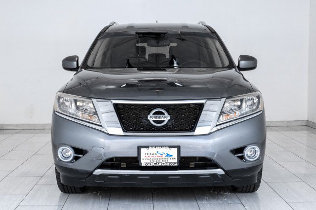 Used 2015 Nissan Pathfinder SV w/ Trailer Tow Package FWD image 3