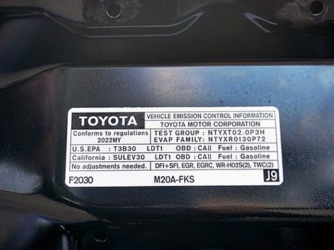 Used 2022 Toyota Corolla Cross L image 36