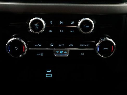 Certified 2024 Ford F150 XLT image 30