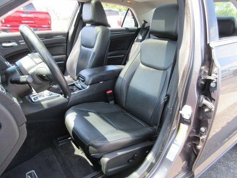 Used 2016 Chrysler 300 Limited AWD/4WD image 20