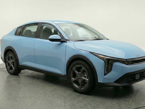 Used 2025 Kia K4 image 1