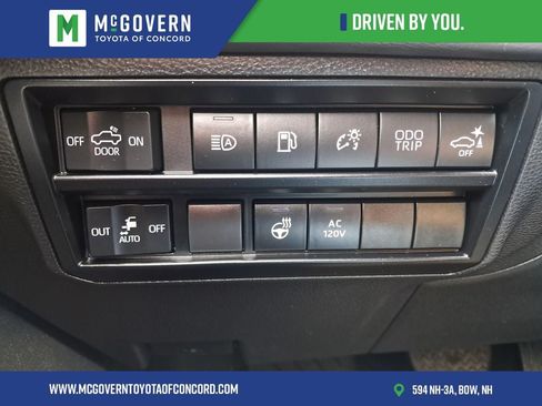 Used 2024 Toyota Tundra Platinum AWD/4WD image 31
