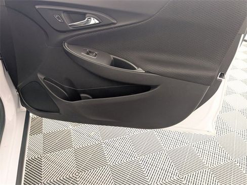 Used 2024 Chevrolet Malibu LT image 32