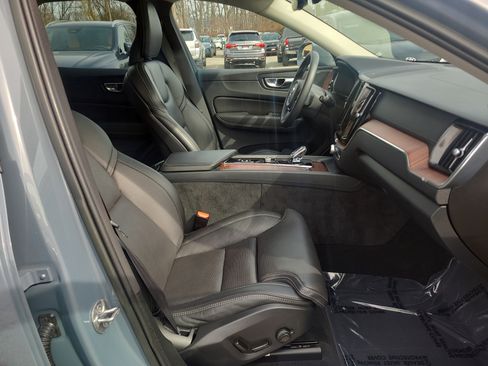 Used 2023 Volvo XC60 B5 Ultimate image 18