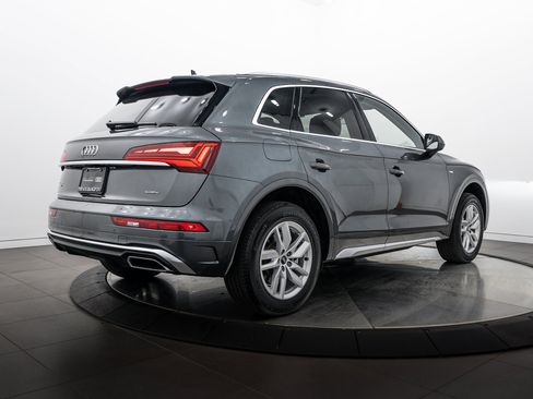 Certified 2023 Audi Q5 2.0T Premium w/ Convenience Package AWD/4WD image 4