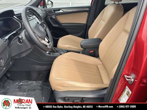 Used 2024 Volkswagen Tiguan SE AWD/4WD image 18