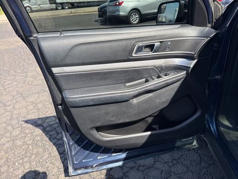 Used 2016 Ford Explorer XLT w/ Equipment Group 202A image 25
