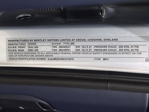 Used 2022 Bentley Bentayga V8 image 43