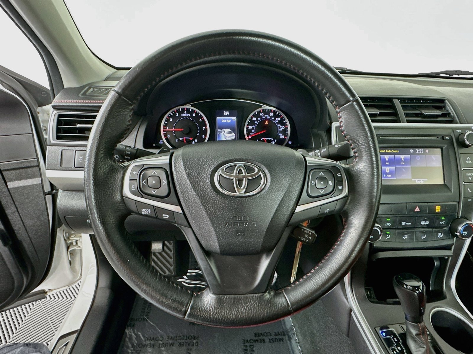 Used 2017 Toyota Camry SE w/ Protection Package (Q2) FWD image 12