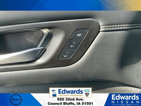 Used 2022 Nissan Pathfinder Platinum w/ Lighting Package (N93) AWD/4WD image 28