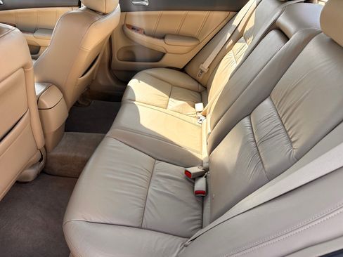 Used 2005 Honda Accord EX image 6