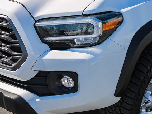 Used 2022 Toyota Tacoma TRD Off-Road image 5