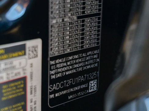 Used 2023 Jaguar F-PACE R-Dynamic S image 60