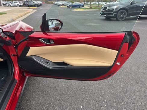 Used 2020 MAZDA MX-5 Miata RF Grand Touring RWD image 18
