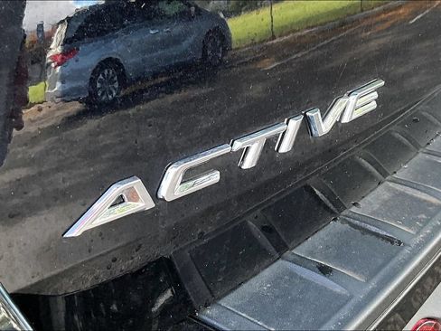 Used 2025 Ford Explorer Active RWD image 34