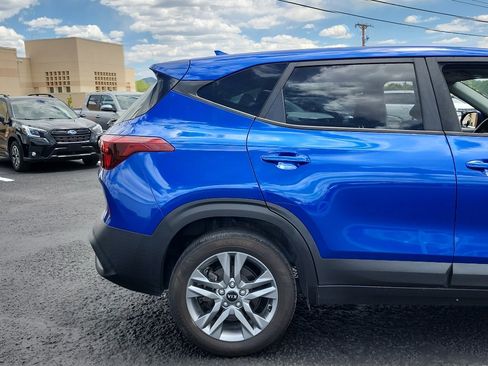 Used 2021 Kia Seltos LX AWD/4WD image 5