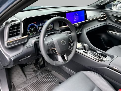 Certified 2026 Toyota Crown Signia w/ Advanced Technology Package AWD/4WD image 33
