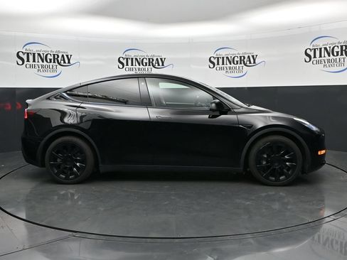 Used 2022 Tesla Model Y Long Range AWD/4WD image 8