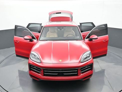 Certified 2026 Porsche Cayenne S AWD/4WD image 32