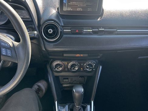 Used 2018 Toyota Yaris iA image 5