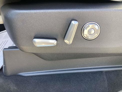 New 2025 Lincoln Navigator Reserve image 21