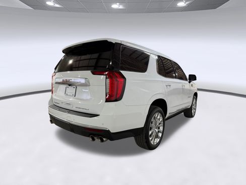 Used 2023 GMC Yukon Denali w/ LPO, Floor Liner Package AWD/4WD image 8